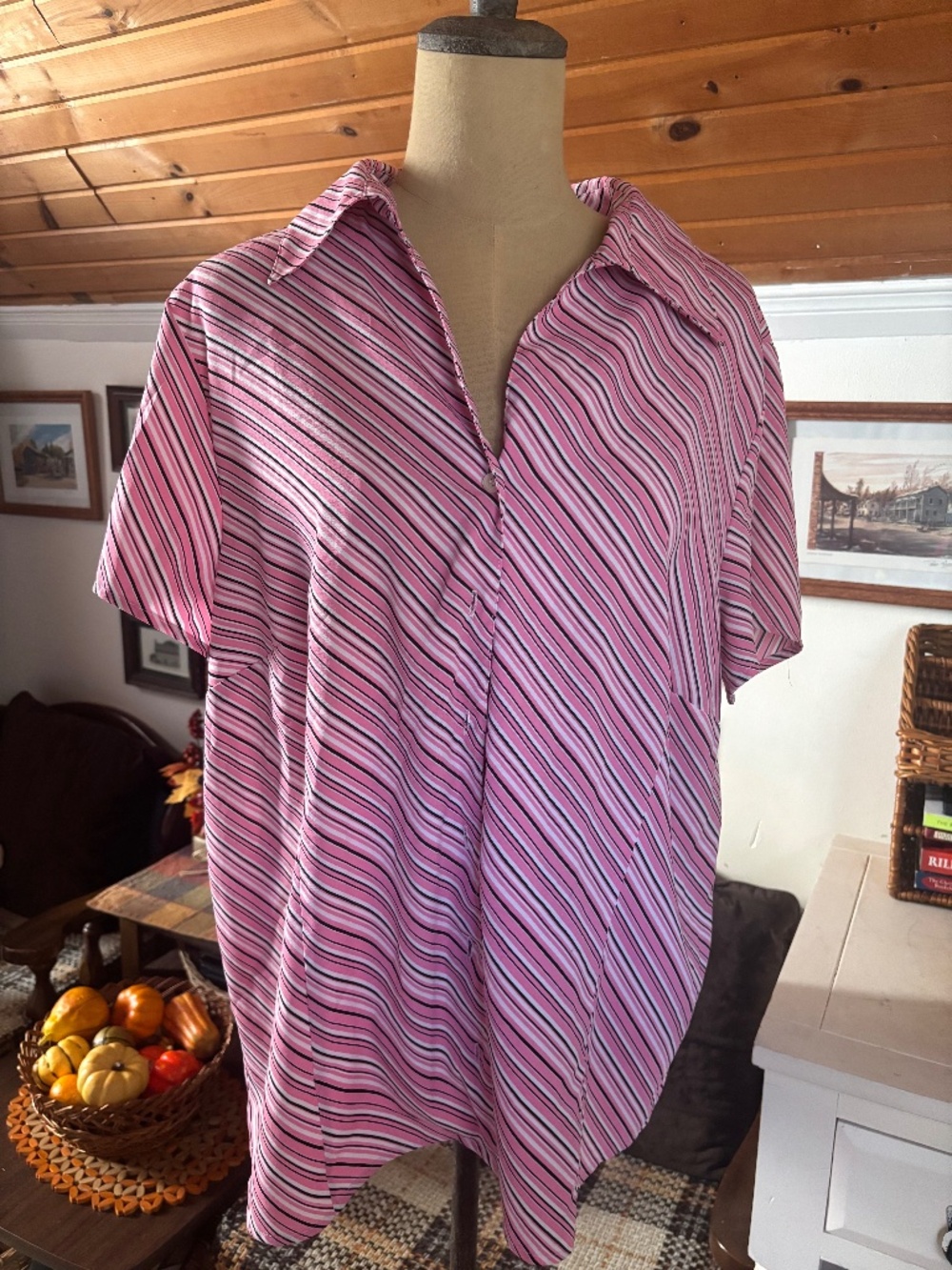 Vintage Jessica Pink, Black and White Short Sleeve Button Up
